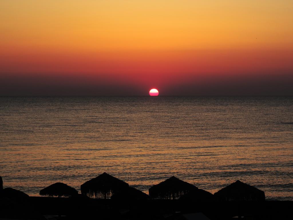 Kamári Sea Side Beach Hotel מראה חיצוני תמונה